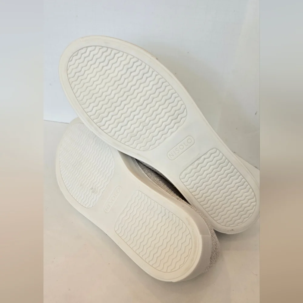 NWOB ! Nisolo White Cream Women's Sneakers